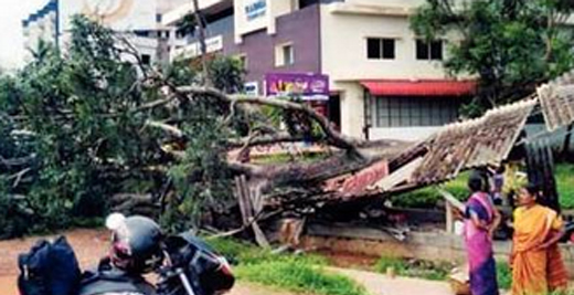 lightning stri...